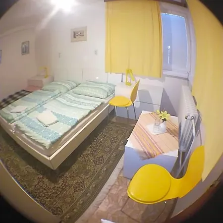 184, Bed And Braekfast 184 3*