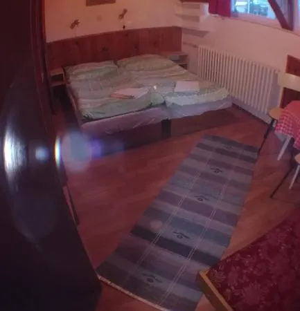 184, Bed And Braekfast 184 Oda ve Kahvaltı 3*