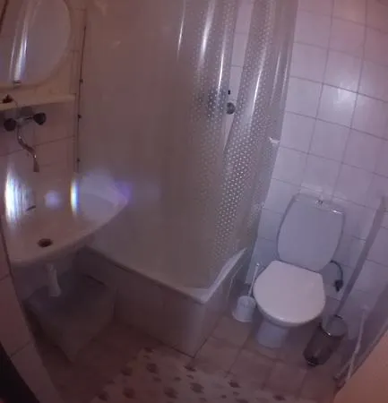 184, Bed And Braekfast 184 3*