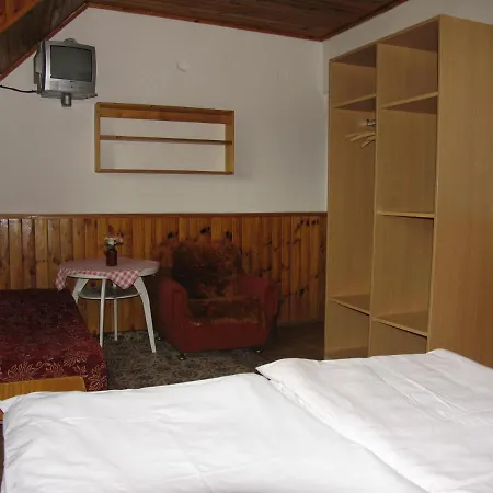 184, Bed And Braekfast 184 Oda ve Kahvaltı Stará Lesná